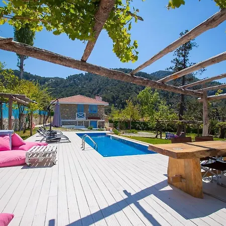 Islamlar Sleeps 4 Pool Air Con Wifi
